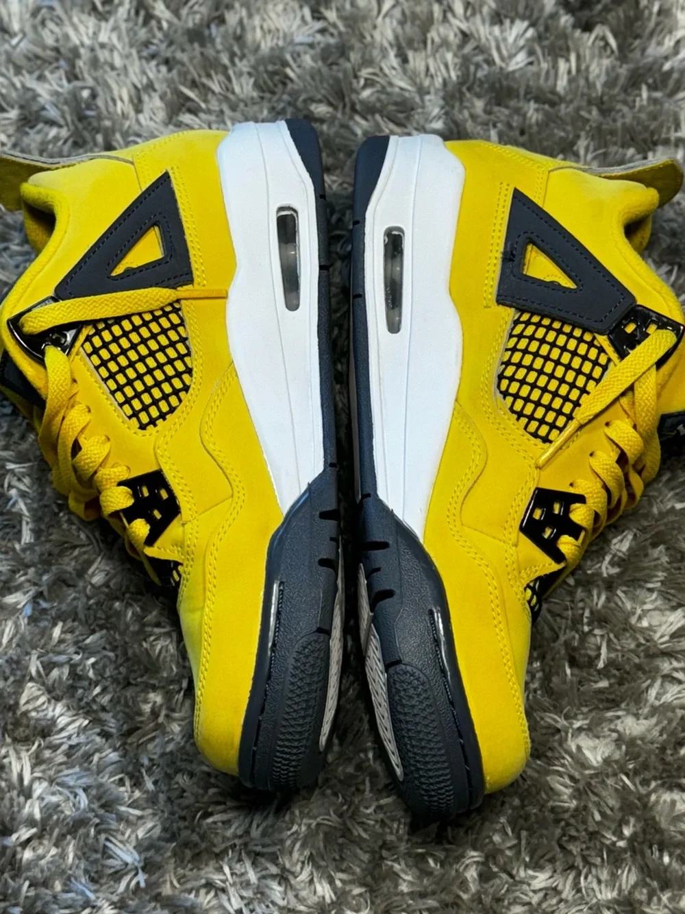 Nike Air Jordan 4 Retro 'Lightning' 2021  Size:5.5Y (Fits:Women’s 7 | Men’s 5.5)